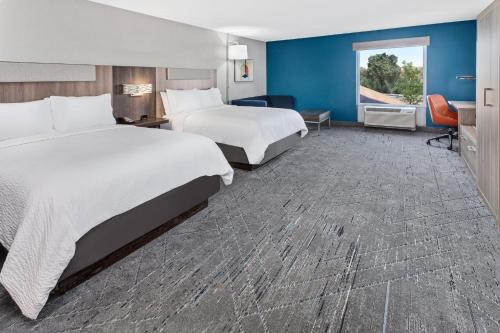 holiday inn express hotel and suites chicago algonquin by ihg
