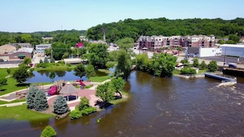 Holiday Inn Express Hotel & Suites Chicago-Algonquin By Ihg,Chicago>>Algonquin,3 star
