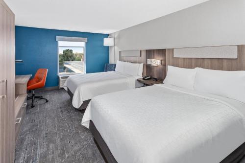 holiday inn express hotel and suites chicago algonquin by ihg