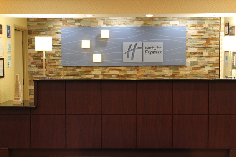 holiday inn express hotel and suites chicago algonquin by ihg