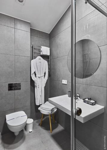 wine and pillow hotel by frapolli