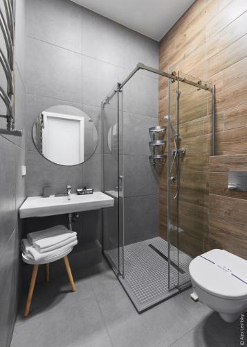 wine and pillow hotel by frapolli