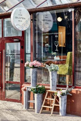 wine and pillow hotel by frapolli