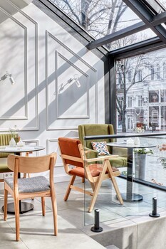 wine and pillow hotel by frapolli