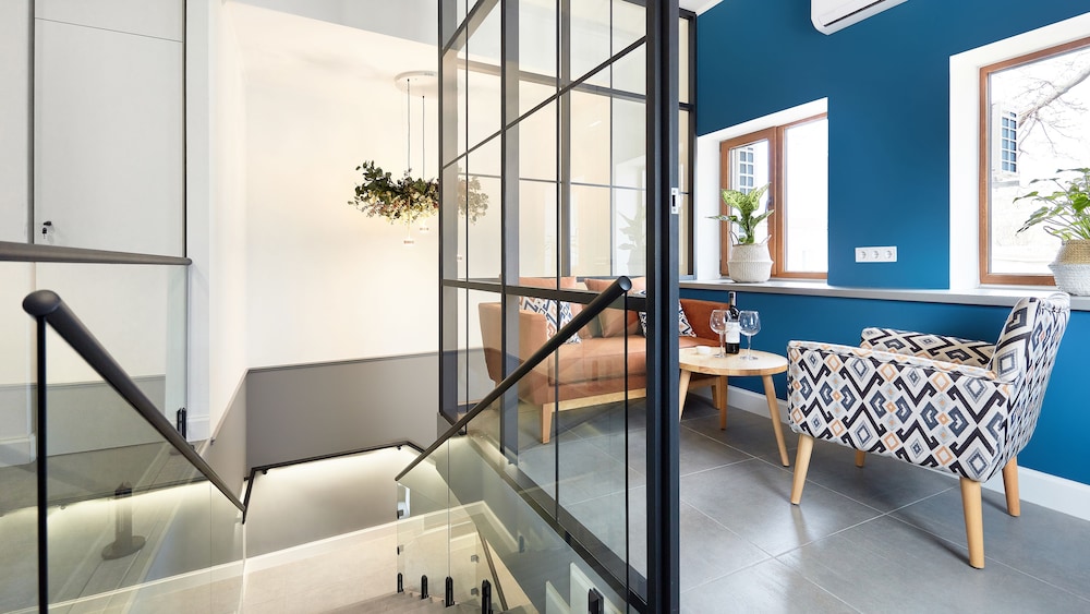 wine and pillow hotel by frapolli