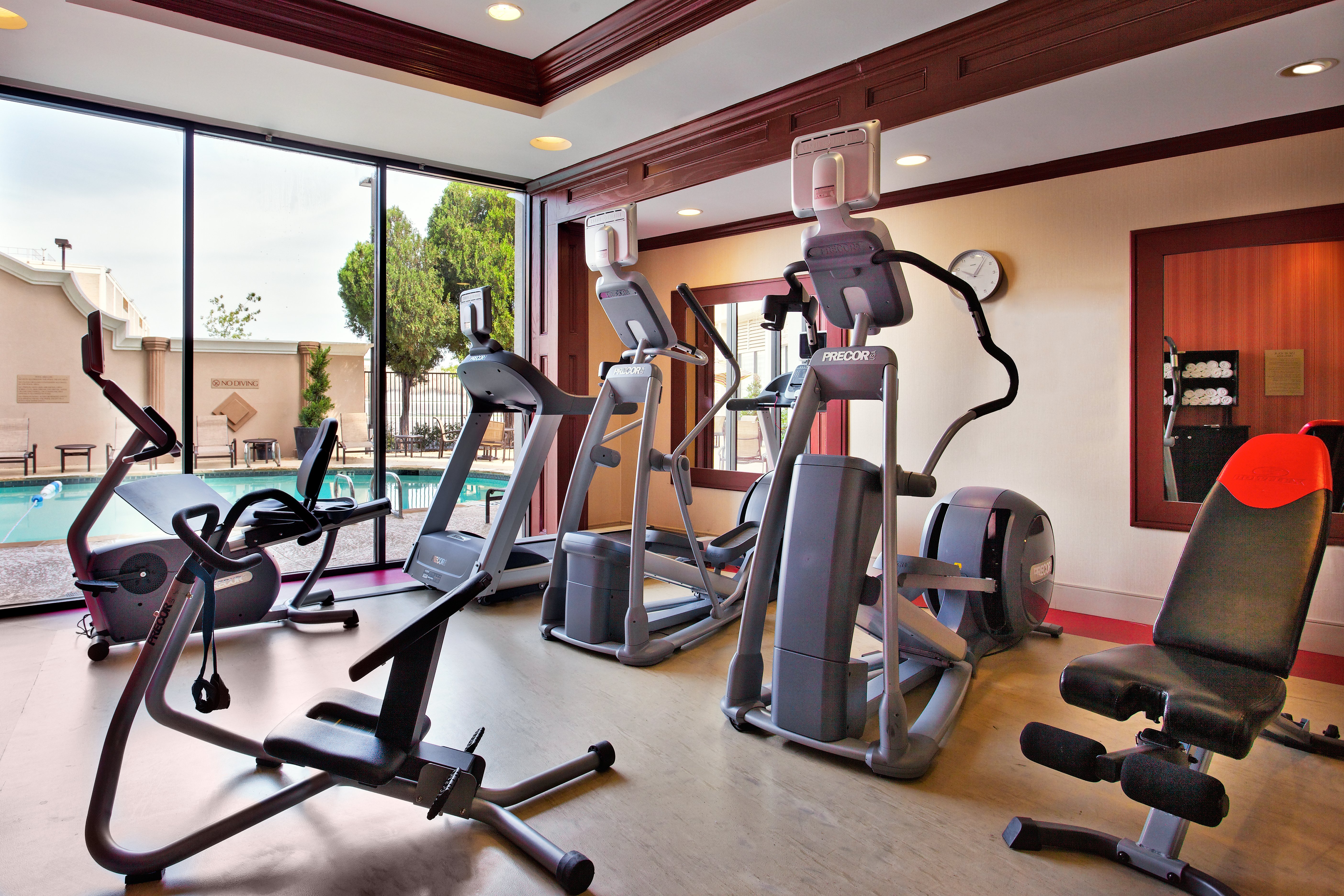 holiday inn express dallas medical market center