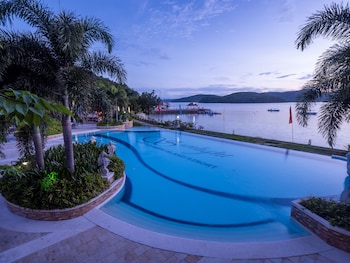 sunlight eco tourism island resort