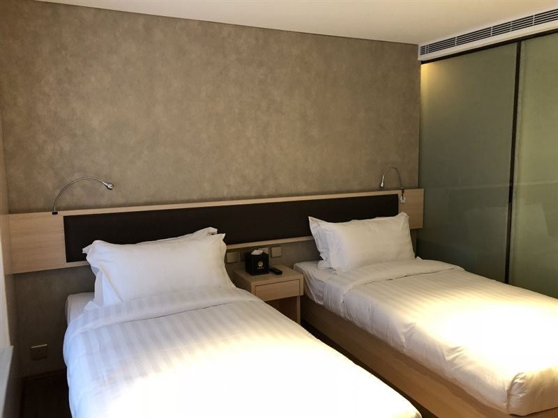 i fu hotel