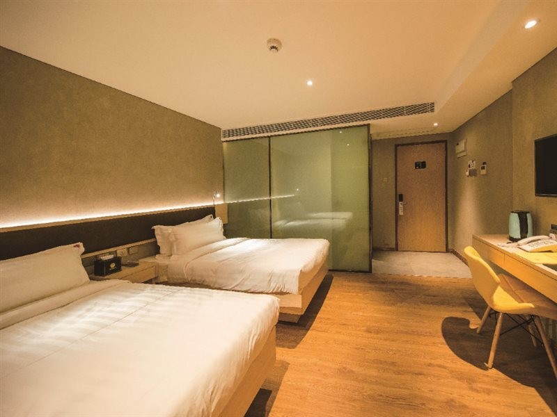 i fu hotel