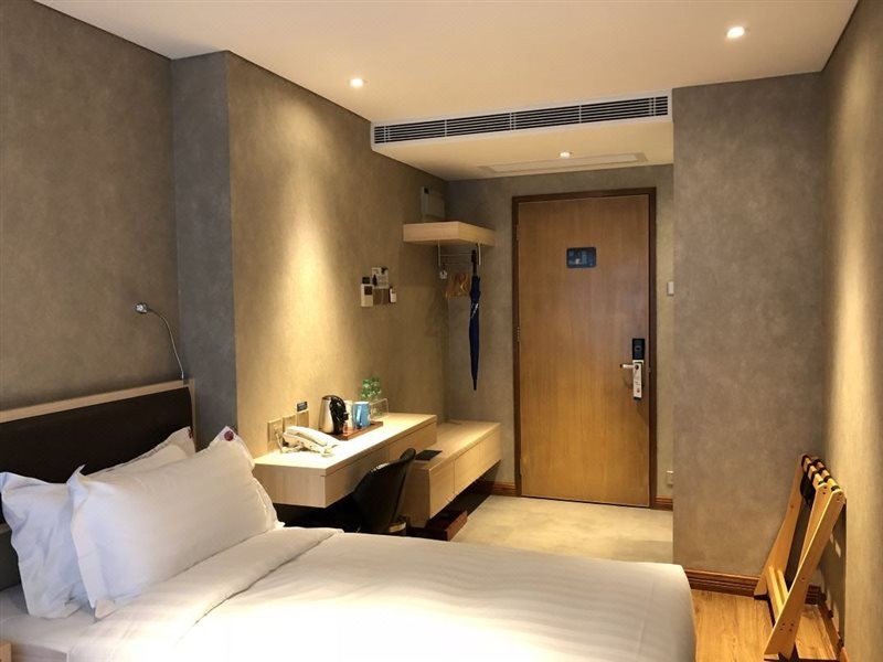 i fu hotel