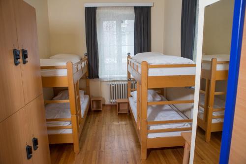 yoho international youth hostel