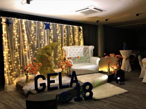 red hotel cubao quezon city