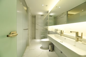 red hotel cubao quezon city