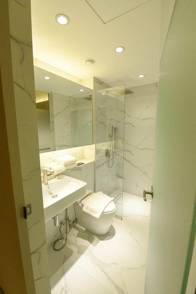 red hotel cubao quezon city