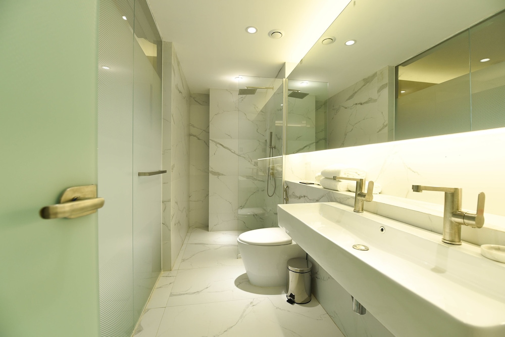 red hotel cubao quezon city