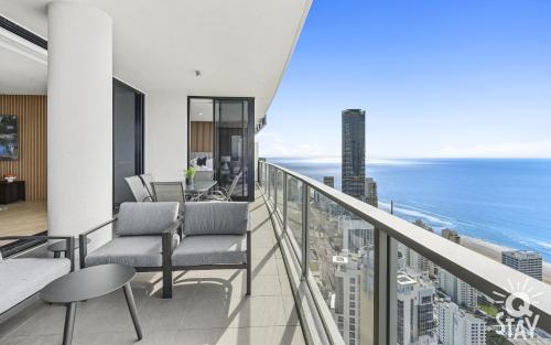 circle on cavill q stay