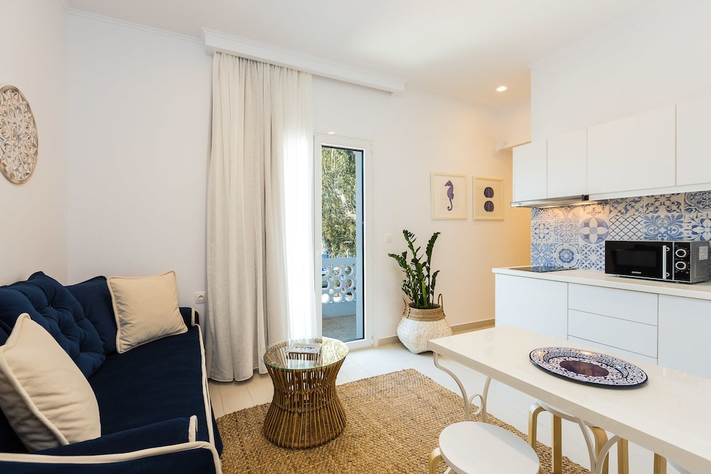 georgioupolis plaza suites