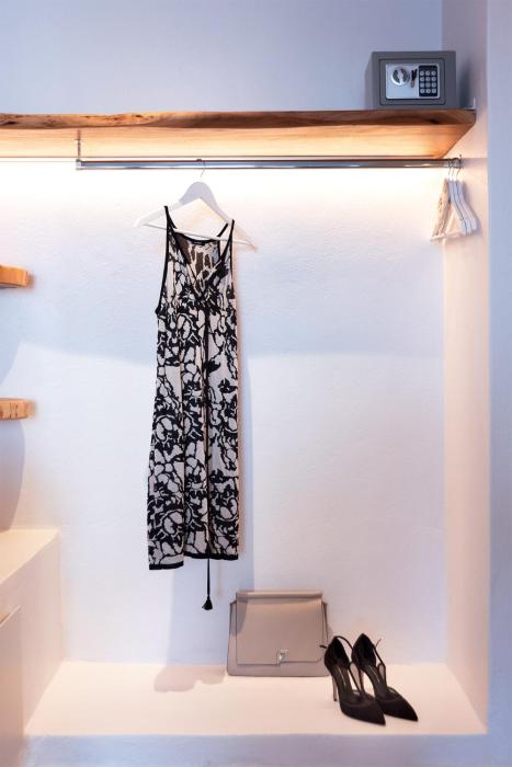 paros comfy suites