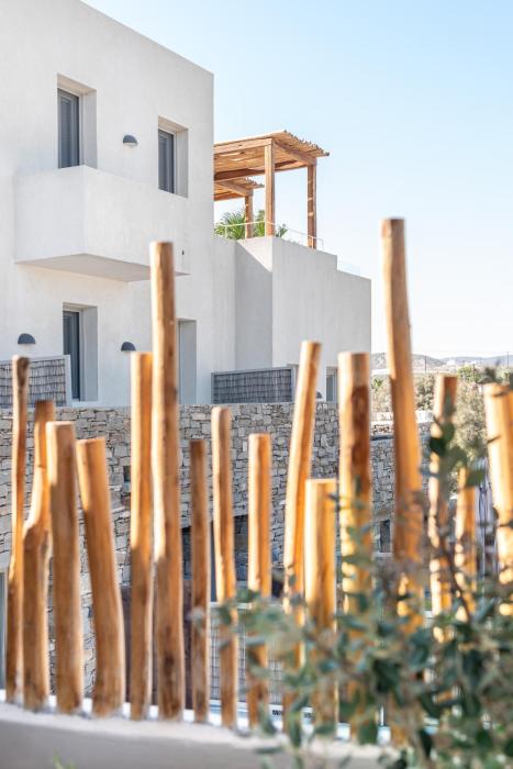 paros comfy suites