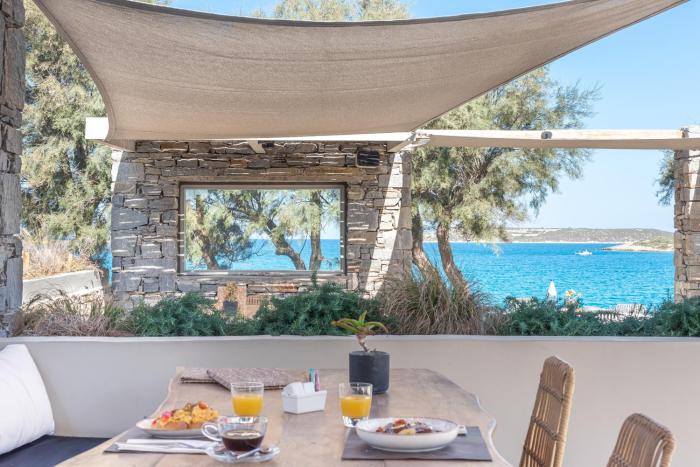 paros comfy suites