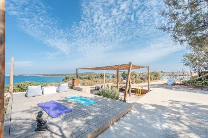 paros comfy suites