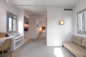 paros comfy suites