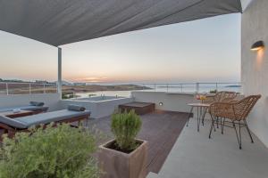paros comfy suites