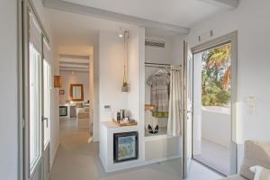 paros comfy suites