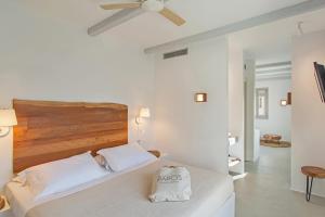 paros comfy suites