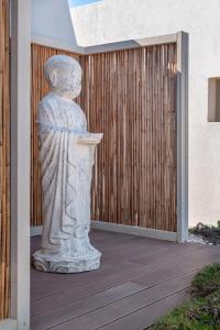 paros comfy suites