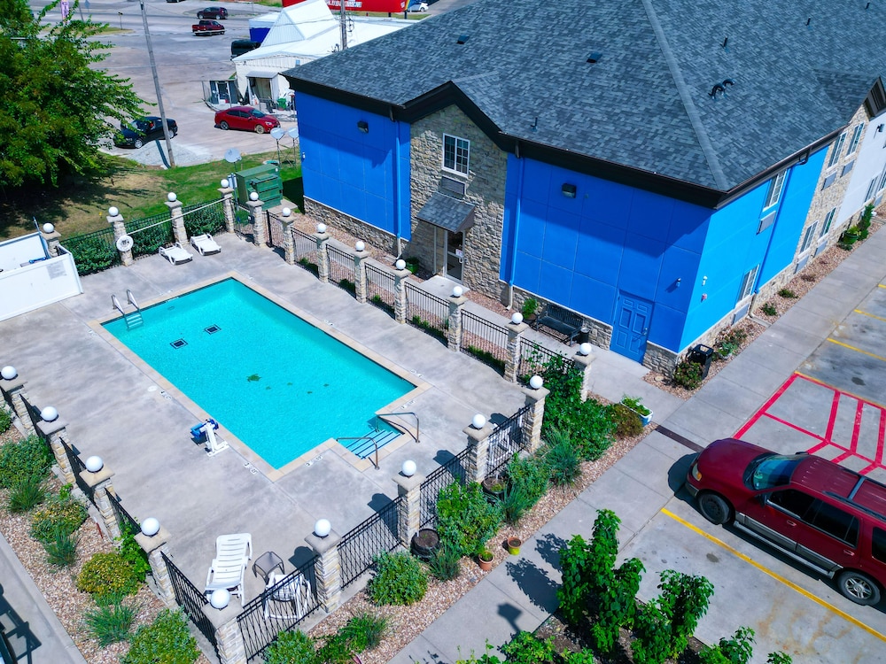 american inn madill