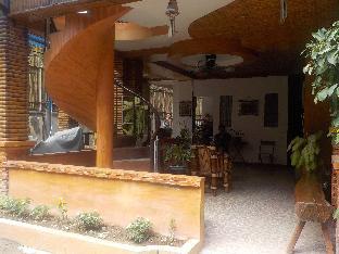 st vincent cottages dee and timmy side