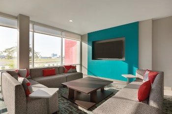 avid hotel tulsa south medical district