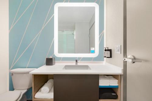avid hotel tulsa south medical district