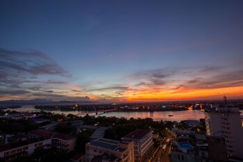 midtown hotel hue