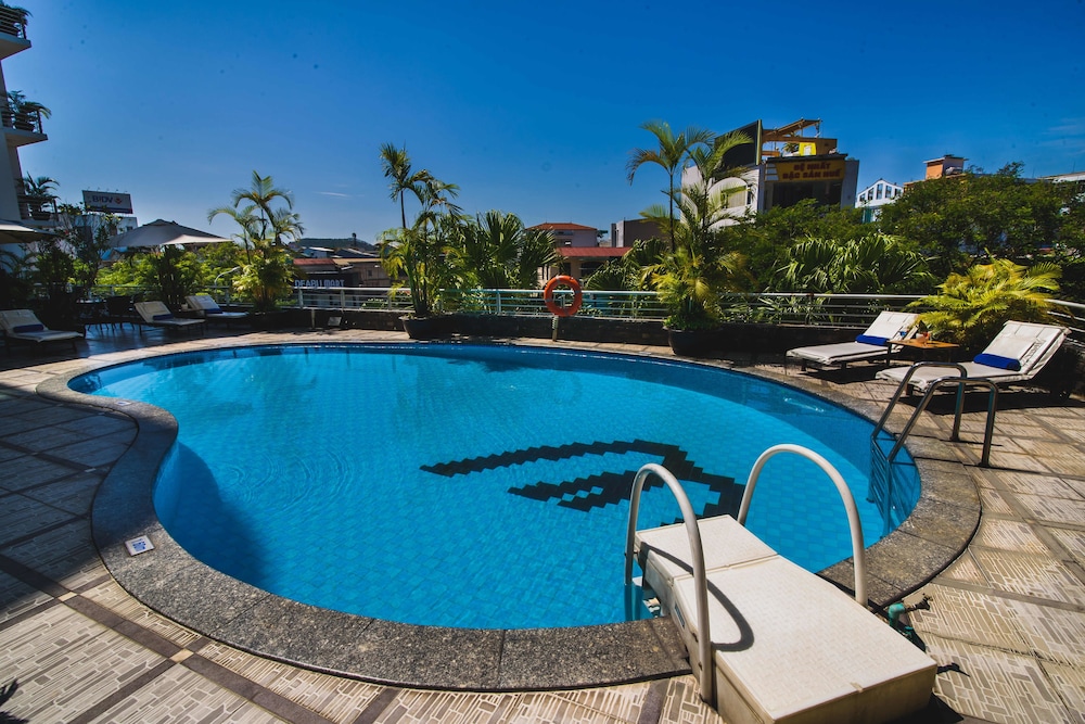 mondial hotel hue