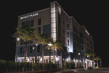 hyatt place sandestin at grand boulevard