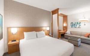 hyatt place sandestin at grand boulevard