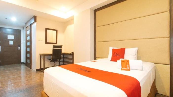 reddoorz premium west avenue quezon city