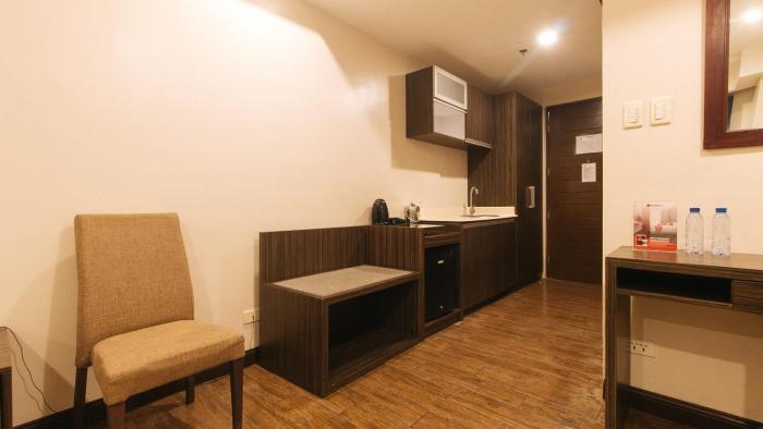 reddoorz premium west avenue quezon city
