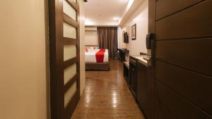 reddoorz premium west avenue quezon city