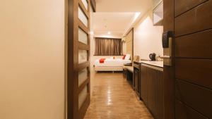 reddoorz premium west avenue quezon city