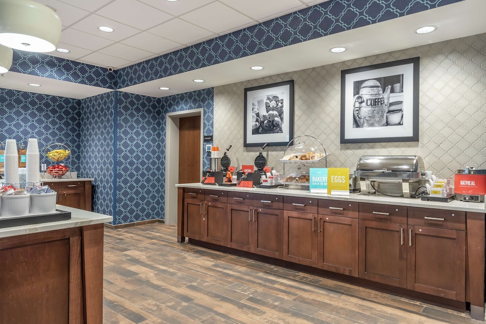 hampton inn camden