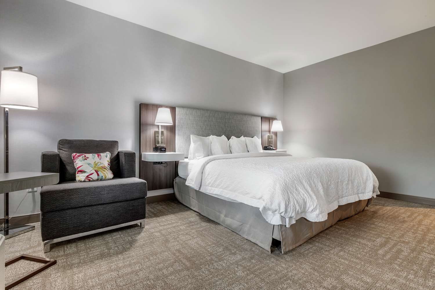 hampton inn camden