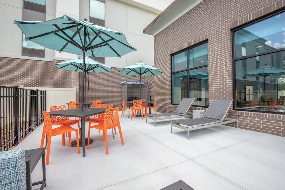 hampton inn camden