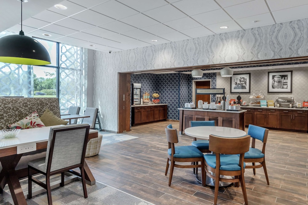hampton inn camden