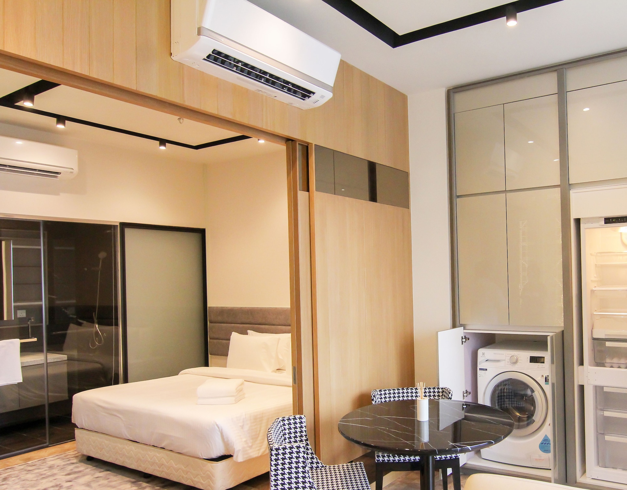 expressionz professional suites by wodages