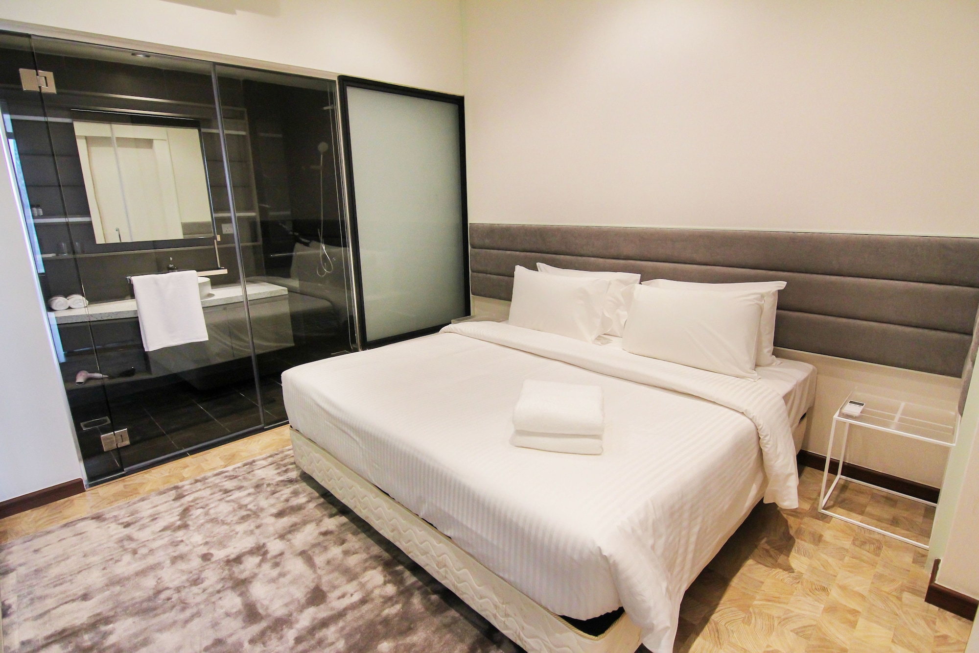 expressionz professional suites by wodages