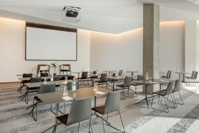 cambria hotels boston downtown seaport