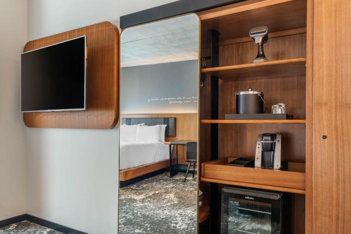 cambria hotels boston downtown seaport